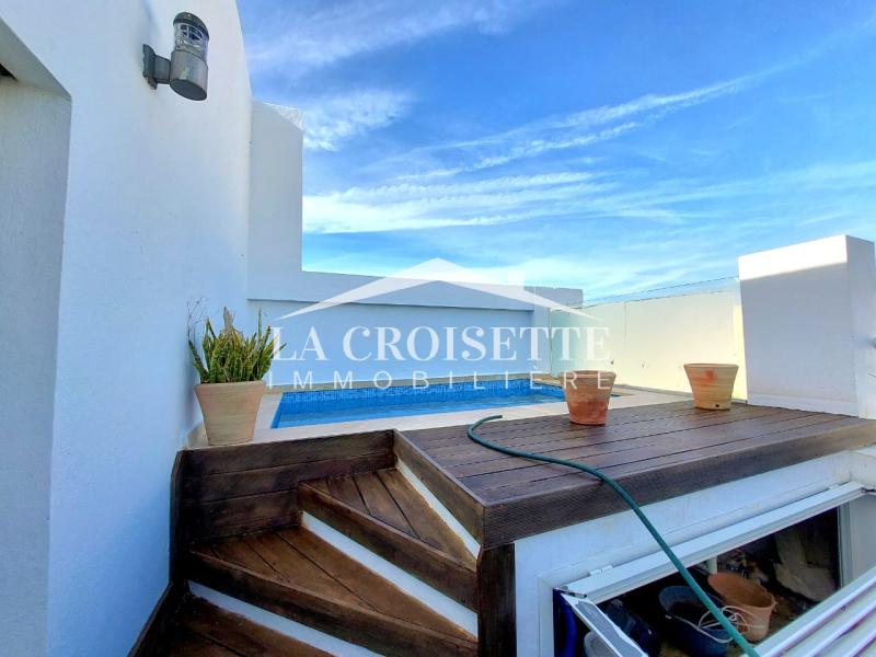 Triplex S+4 avec piscine à Gammarth